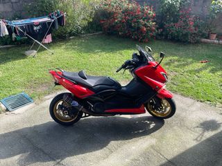 Yamaha T-Max 530 Roja