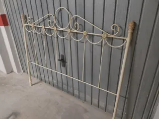 Cabecero de matrimonio beige metal
