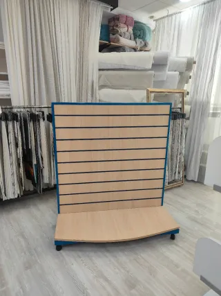 Góndola expositora madera y azul