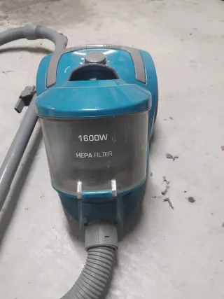 Aspiradora 1600W HEPA Filter