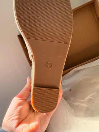 Alpargatas cuña beige