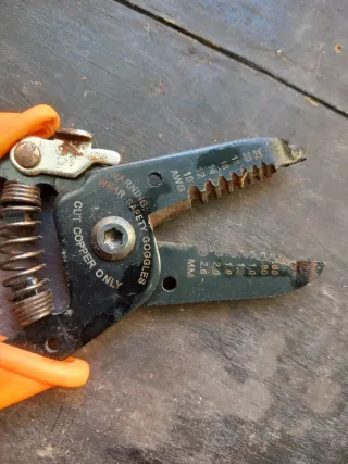 Pelacables naranja