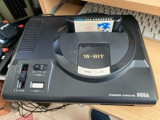 Sega Mega Drive Console con Sonic