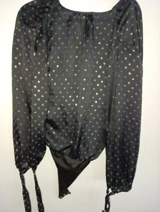 Body Zara negro con motas doradas