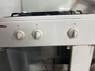 Cocina de gas blanca