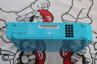 CONSOLA NINTENDO WII AZUL CON CABLES Y MANDO