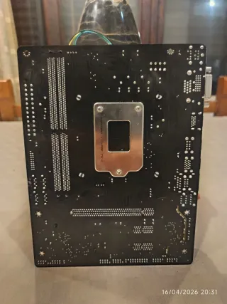 Placa base Gigabyte H110M + i3-7100 + dissipatore