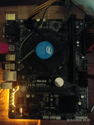 Placa base Gigabyte H110M + i3-7100 + dissipatore