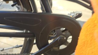 Bicicleta urbana negra temgo varias
