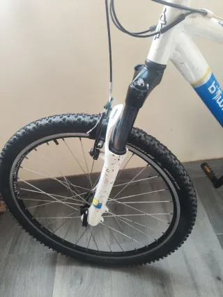 Bicicleta Rockrider Blanca y Azul
