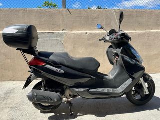 Piaggio X7 125cc Maxi Scooter Negra