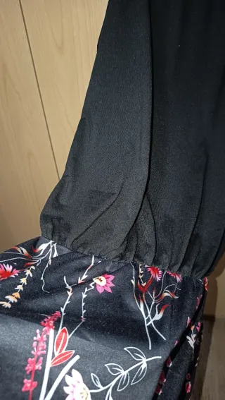 Abito donna nero con fantasia floreale
