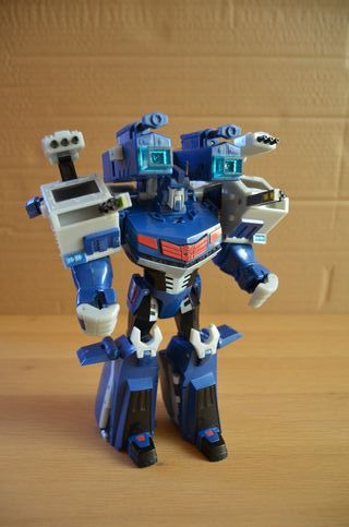 Coche Transformer Ultra Magnus