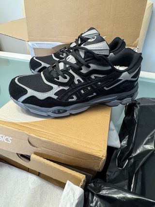 Asics Negras Talla 42