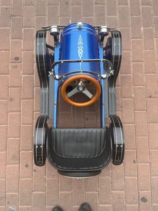 Coche de pedales antiguo azul