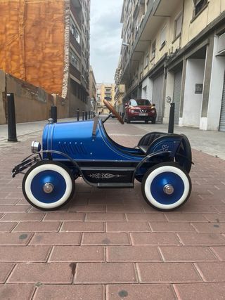 Coche de pedales antiguo azul