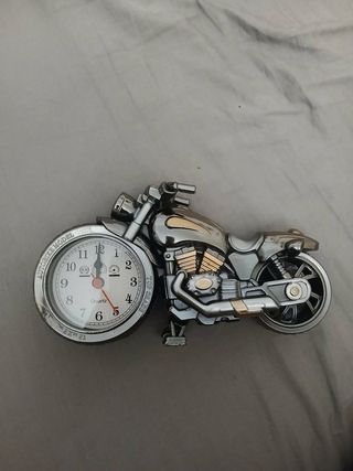 Orologio/sveglia  da tavolo a forma di moto