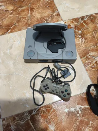 PlayStation 1 (PS1) Fat + Mando Original + Maletín