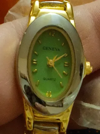 Reloj GENEVA dorado y verde