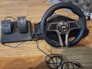 Volante Gaming Thrustmaster con Pedales