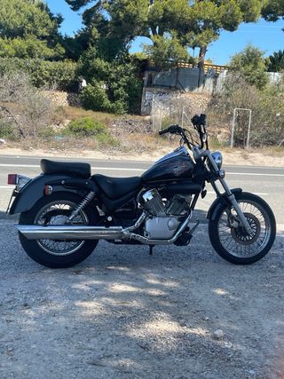 Suzuki Intruder 125 Negra vende urg! ITV 27