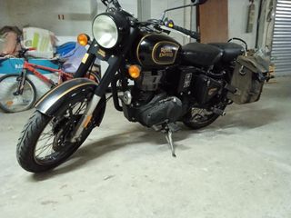 Royal Enfield Classic 500 Tribute Black
