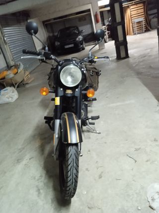 Royal Enfield Classic 500 Tribute Black