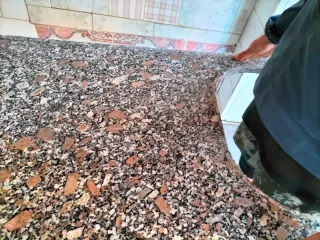 Encimera de granito con fregadero marrón