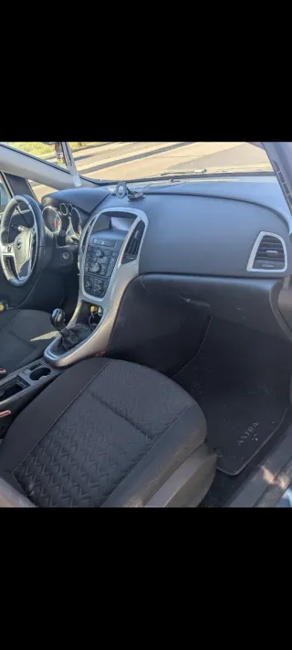 Opel Astra 2013