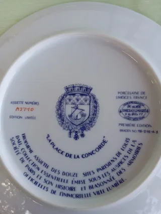 Plato de porcelana Colección Louis Dali