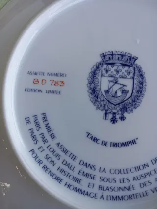 Plato de porcelana Colección Louis Dali