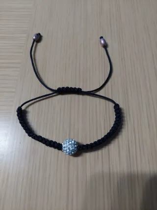 Pulsera ajustable con bola de strass