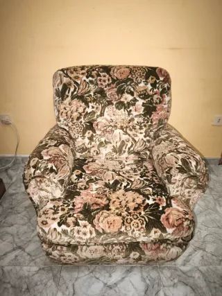 Sillón de tela floral