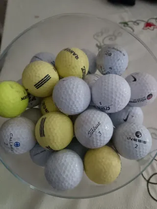 Lote Pelotas Golf Blancas y Amarillas. 32 unidades
