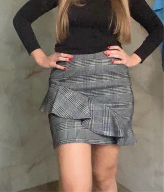 Falda Guess cuadros volantes Talla M
