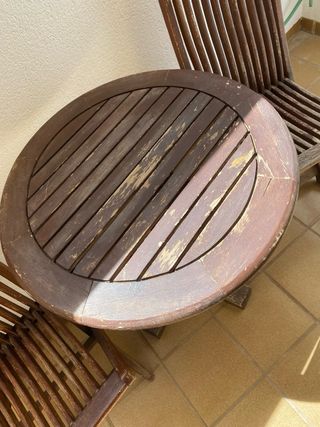 Conjunto mesa y sillas de madera