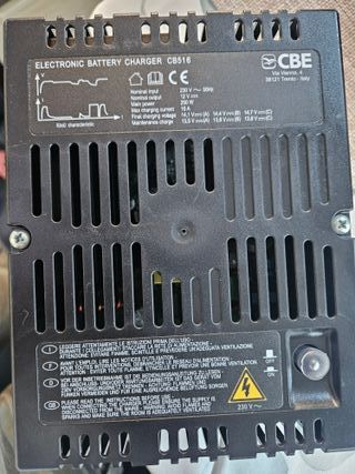 Cargador Baterías CBE CB516 Electrónico impecable