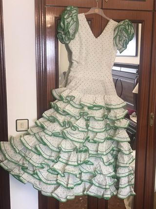 Traje de flamenca azul y verde