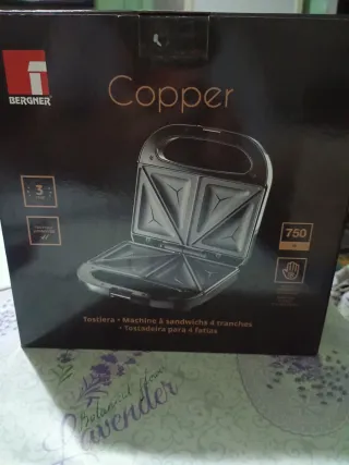 Sandwichera Bergner Copper 4 rebanadas