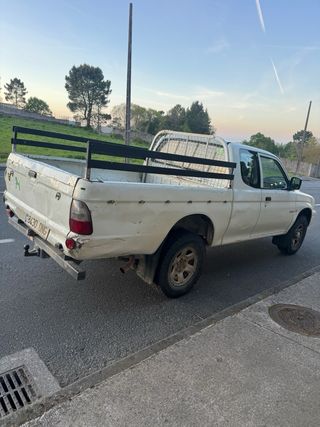 Mitsubishi L 200 2005