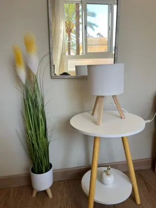 Mesa auxiliar redonda moderna