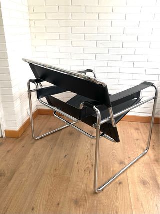 Sillón Wassily cuero negro y metal