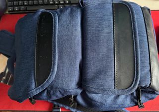 Canon EOS 1300D + 18-55mm + mochila