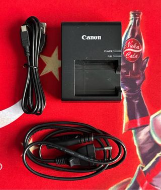 Canon EOS 1300D + 18-55mm + mochila