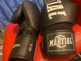 Guantes de boxeo MARTIAL negros