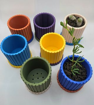 Black Striped Planter / Vaso 3D Preto