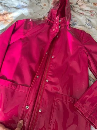 Chubasquero rosa brillante mujer