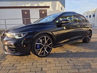 Volkswagen Golf 8 R akrapovic performance 320cv