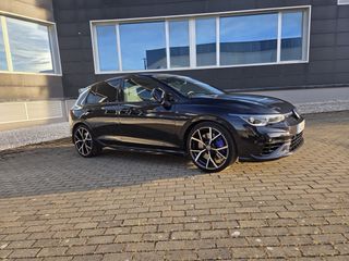 Volkswagen Golf 8 R akrapovic performance 320cv
