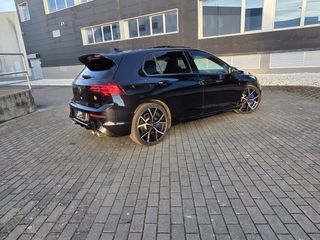 Volkswagen Golf 8 R akrapovic performance 320cv